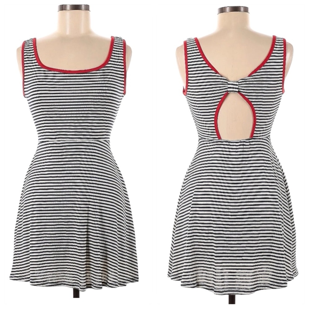 Issi Black & White Striped Mini Dress w Cutout Back, Lightweight Summer Dress M
